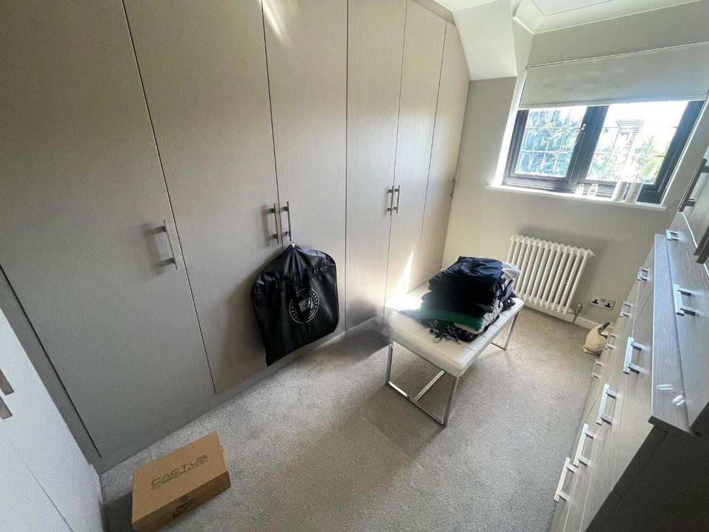 BEDROOM 5.jpg