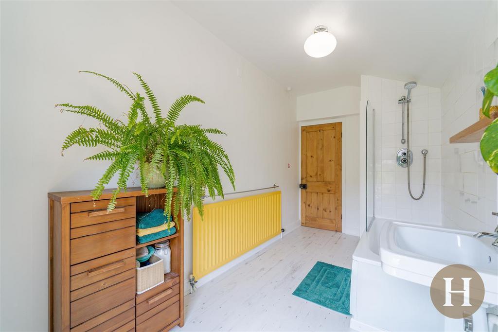 Hadleigh Estate Agents-27.jpg