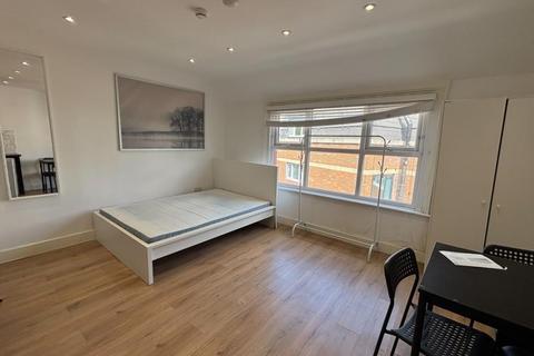 Studio to rent, London road,  Reading,  RG1