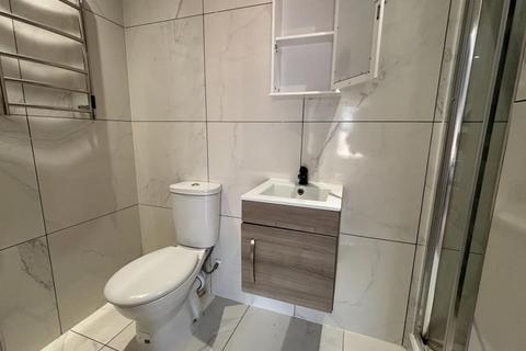 Studio to rent, London road,  Reading,  RG1
