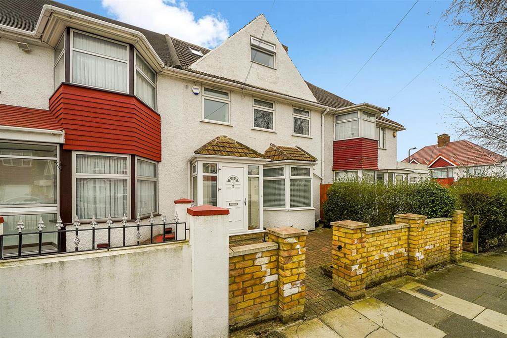 First Floor, 3 Tring Avenue - Mk Jc K5x8j RNbp5 YJ4 Vi P