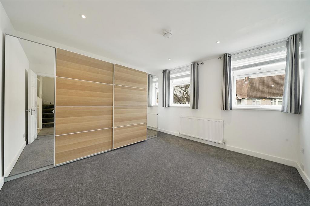 First Floor, 3 Tring Avenue - c8ijp2c6o Jg Q8cr Sg BTP