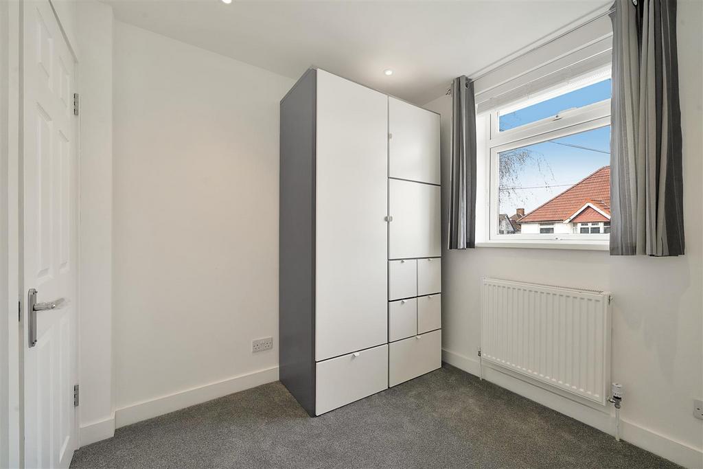 First Floor, 3 Tring Avenue - 3lm Dpk GQi W9xdm9s78f6