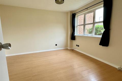 17 Devonish Close, Alcester, B49 6EG