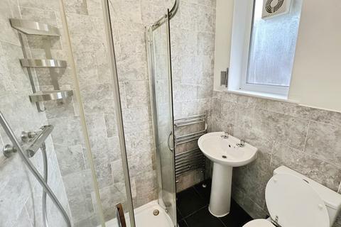 21 Baslow Grove, Stockport, SK5 7NJ