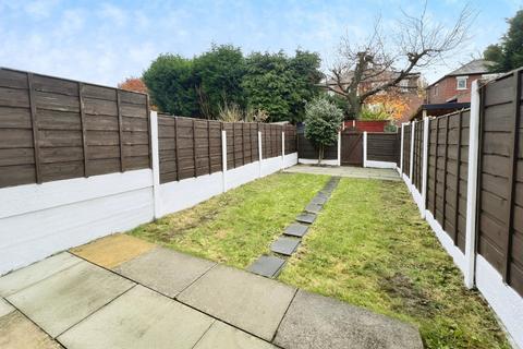 21 Baslow Grove, Stockport, SK5 7NJ