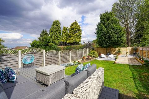 6 Chessel Close, Sheffield, S8 8SS