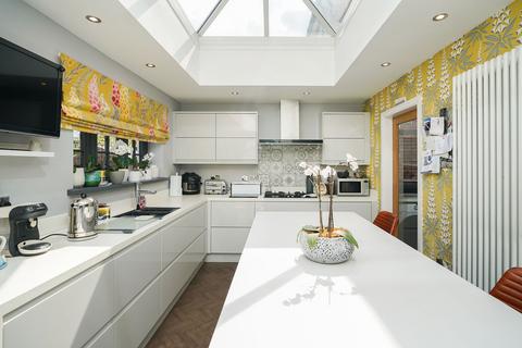 6 Chessel Close, Sheffield, S8 8SS