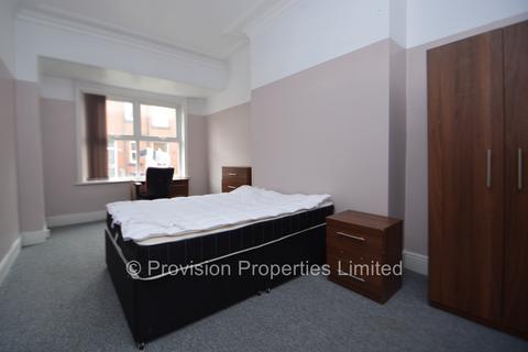 6 bedroom terraced house to rent, Delph Lane, Woodhouse LS6