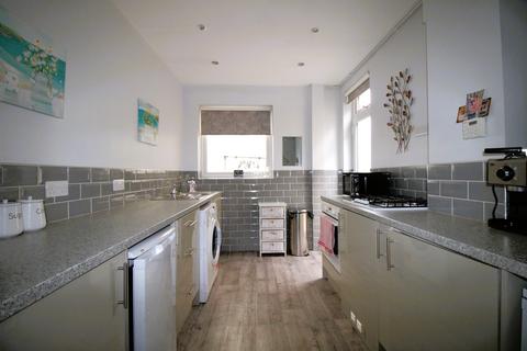 3 bedroom semi-detached house for sale, Lichfield Terrace, Upminster RM14