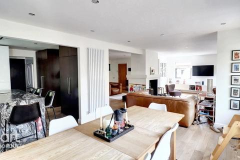 49 The Green, Werrington, Peterborough, PE4 6RT