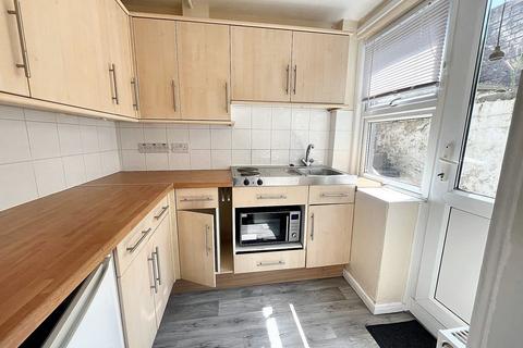 Studio to rent, Tonbridge Road, Maidstone ME16