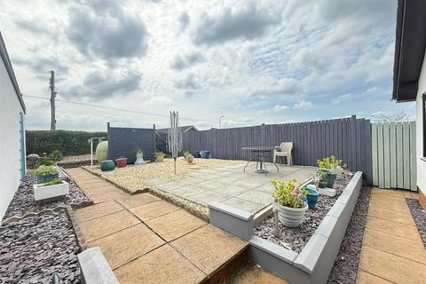 11 Brynglas, Penygroes, Llanelli, SA14 7PY