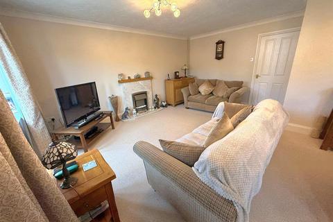 11 Brynglas, Penygroes, Llanelli, SA14 7PY