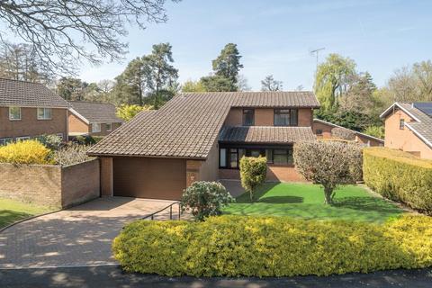 4 bedroom detached house for sale, Coleridge Avenue, Hampshire GU46