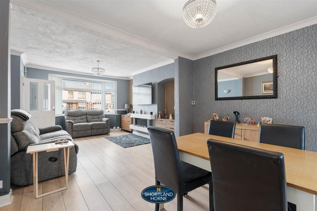Lounge/dining room