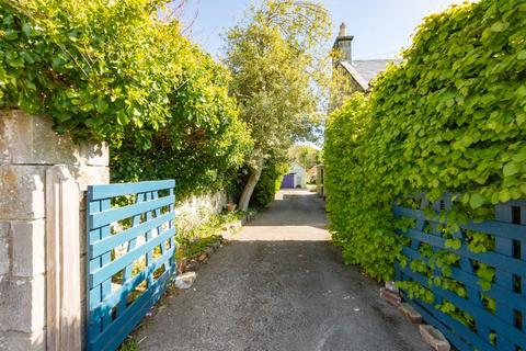 102 Main Street, Roslin, EH25 9LT