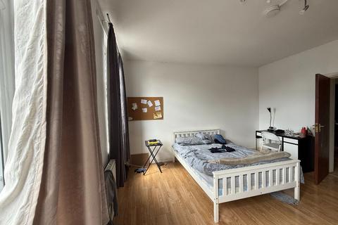 3 bedroom flat for sale, Flat , Midland Court, Finchley Road, London