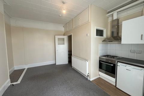 Studio to rent, Tonbridge Road, Maidstone ME16
