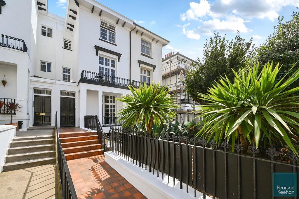 Flt 1, 27 Norfolk Square, BN1 (4).jpg