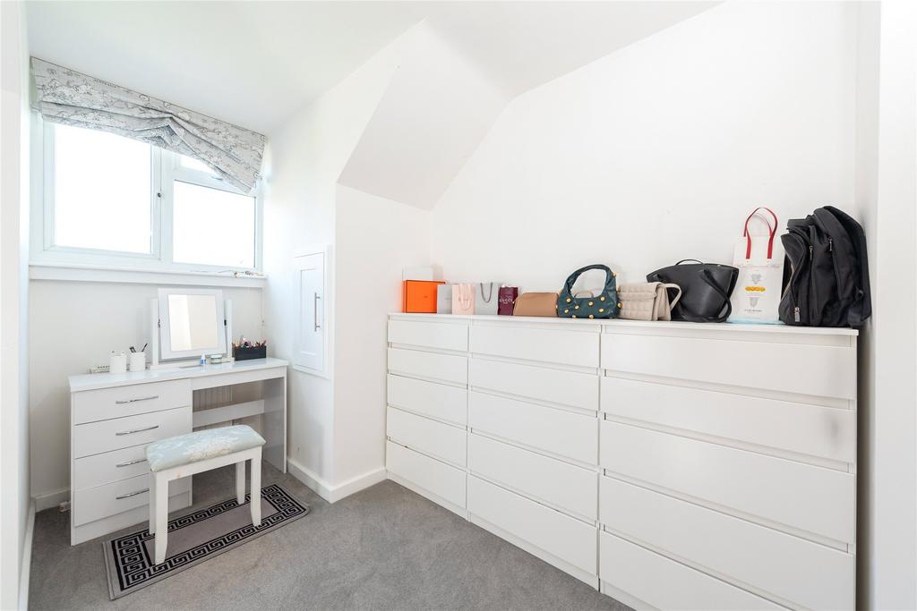Dressing Rm/Bed Six