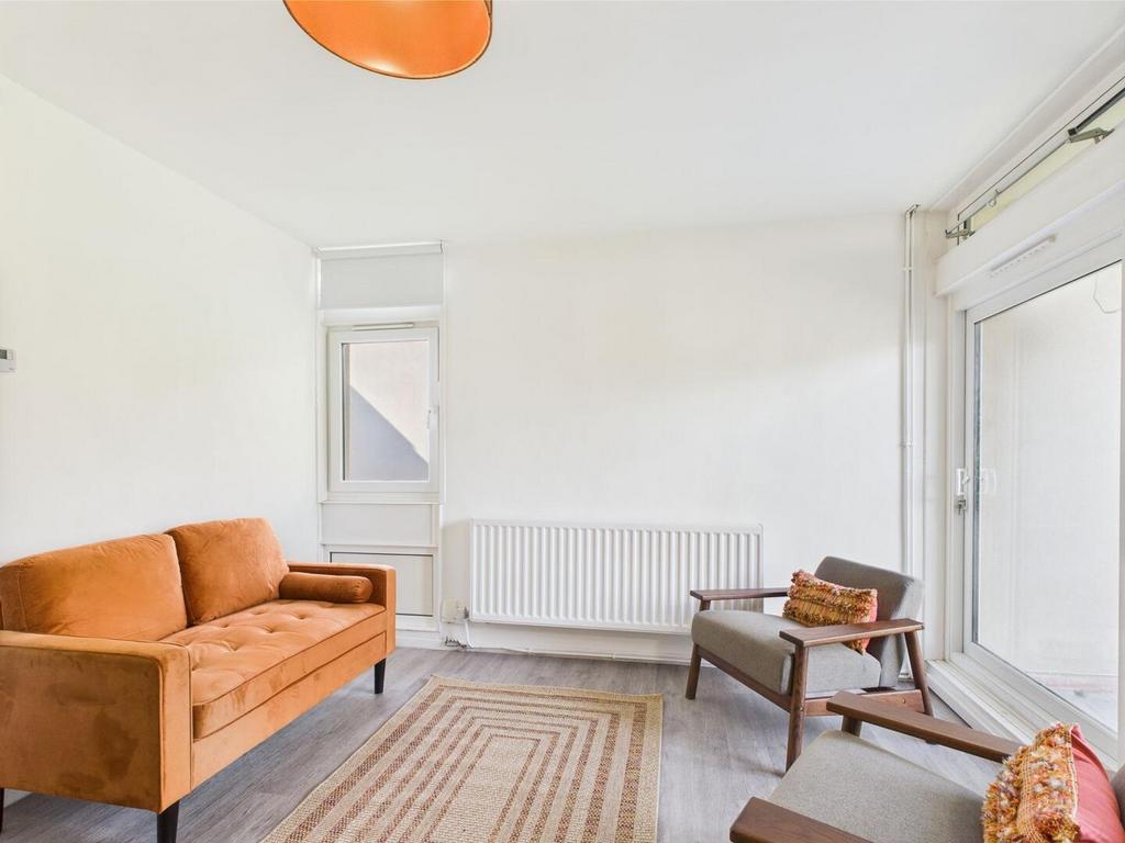 Victoria Rise Clapham Cedars Road 4 bed maisonette - £4,100 pcm (£946 pw)