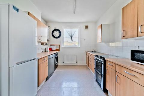3 bedroom flat to rent, Archway,  London,  N19