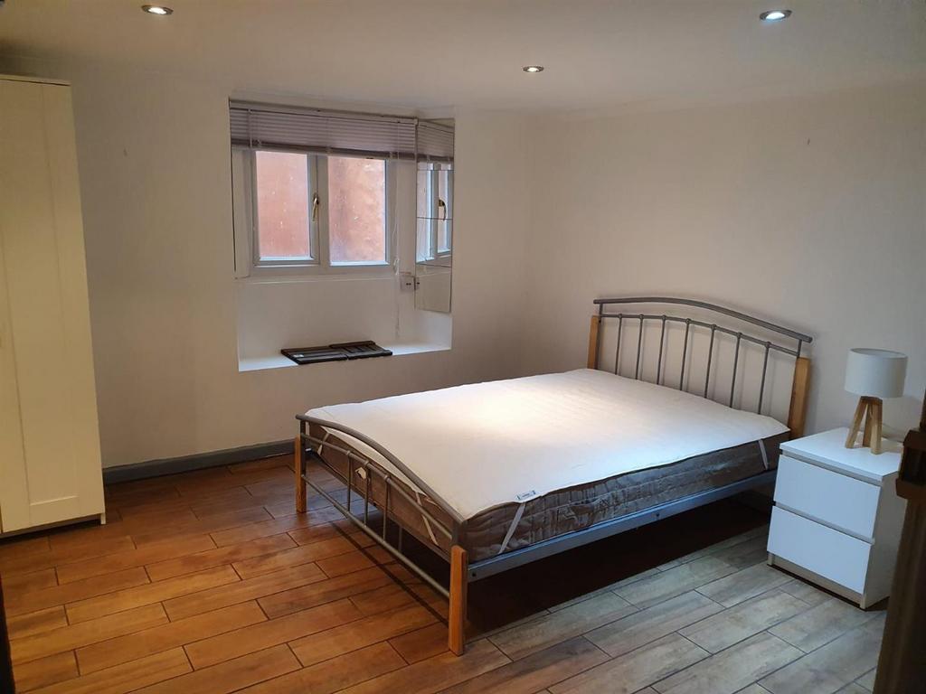 Room 1.jpg