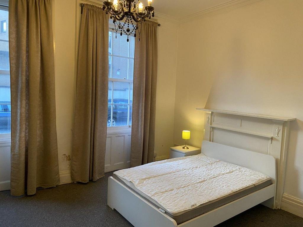 Room 2.jpg