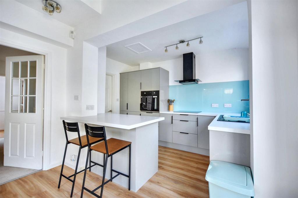 Kitchen 1.jpeg