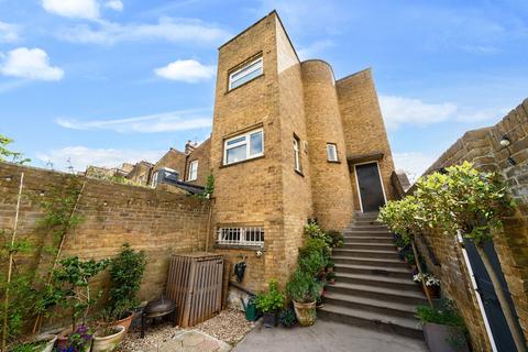 36 Ravensdon Street, London, SE11 4AR