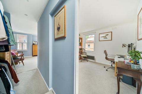 36 Ravensdon Street, London, SE11 4AR