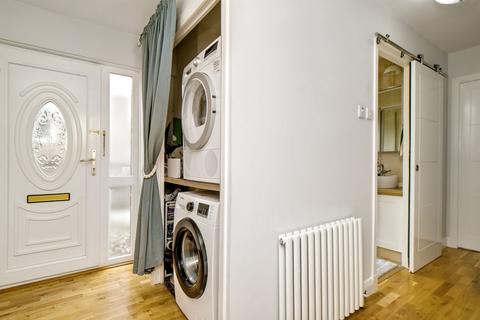 2 Broomieknowe Park, Bonnyrigg, EH19 2JA