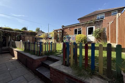 13 Christopher Road, Halesowen, B62 0BD