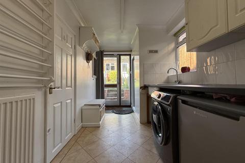 13 Christopher Road, Halesowen, B62 0BD