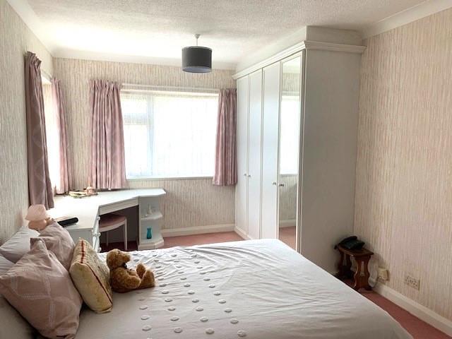Dual aspect ground floor bedroom