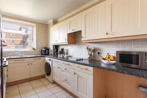 39 Greenacres, Brighton, BN1 6HR