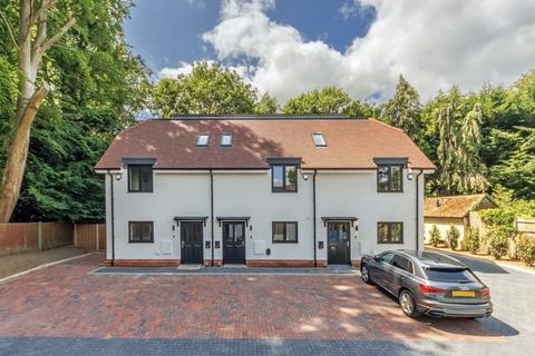 undefined, Radlett WD7