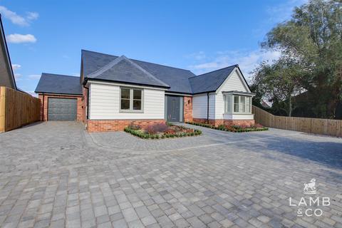 undefined, The Oaks, Thorpe-Le-Soken CO16