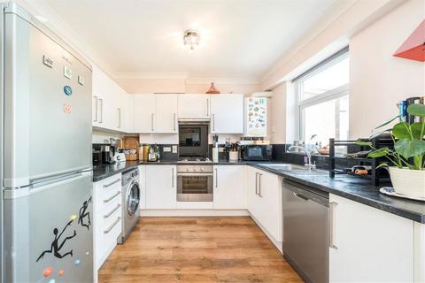 2 bedroom maisonette for sale, Fairby Road, London SE12