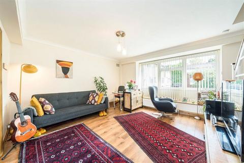 2 bedroom maisonette for sale, Fairby Road, London SE12