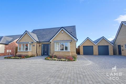 undefined, The Oaks, Thorpe-Le-Soken CO16