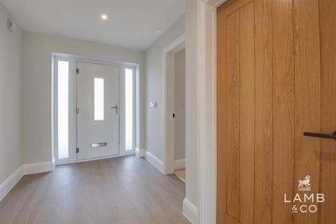 undefined, The Oaks, Thorpe-Le-Soken CO16