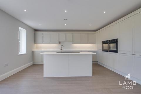 undefined, The Oaks, Thorpe-Le-Soken CO16