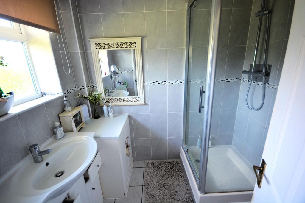 En suite shower room