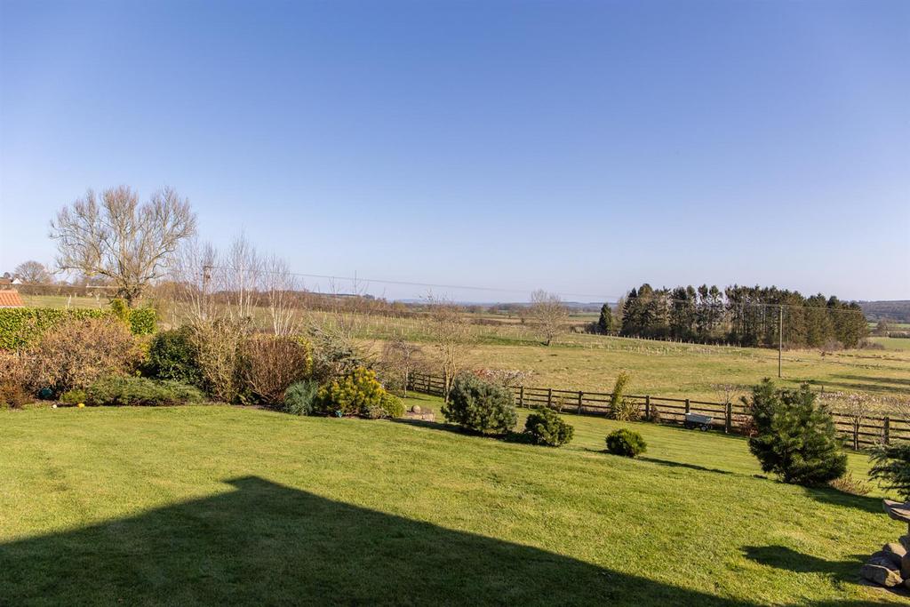 Gardens & Setting