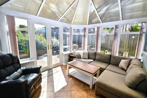 15 Avocet Garth, Leeds, LS10 3HE