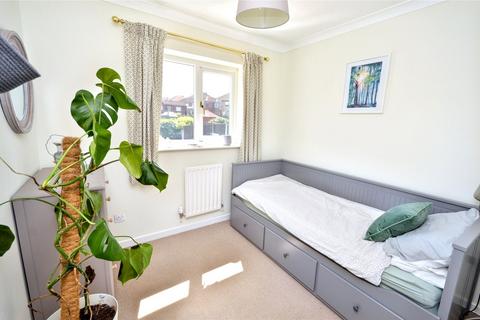 15 Avocet Garth, Leeds, LS10 3HE