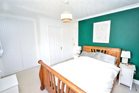15 Avocet Garth, Leeds, LS10 3HE