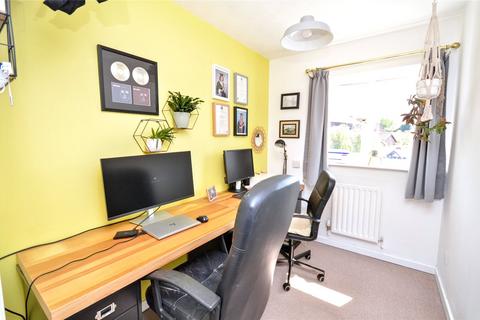 15 Avocet Garth, Leeds, LS10 3HE